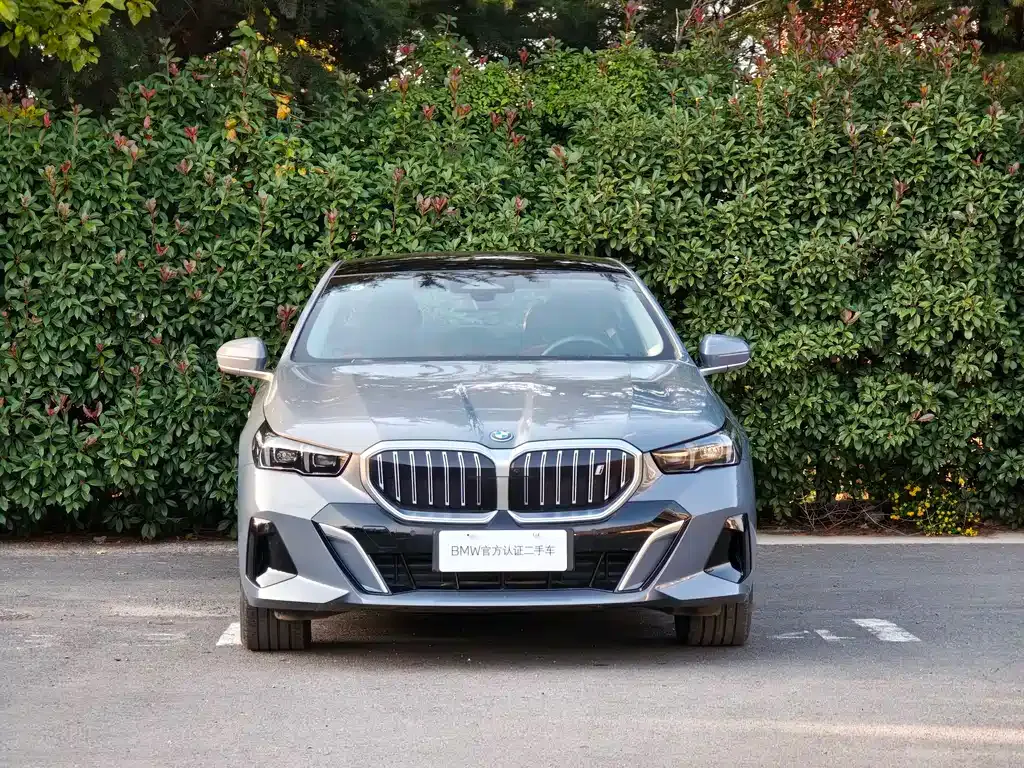 BMW i5 — фото 2