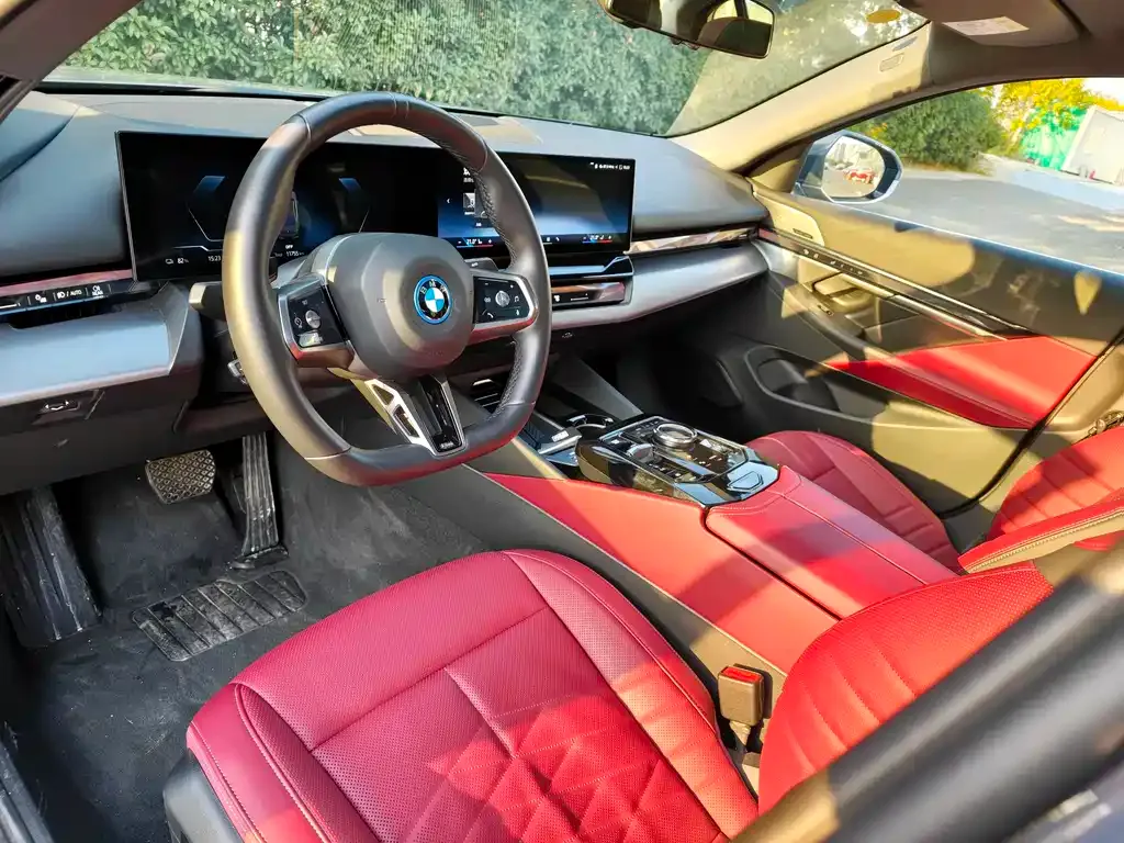 BMW i5 — фото 6
