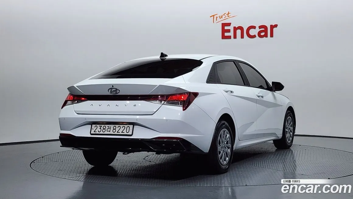 Hyundai AVANTE — фото 2