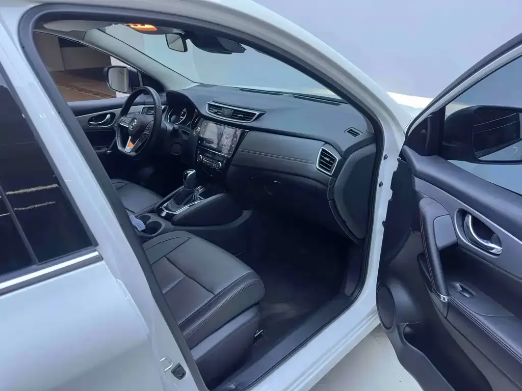 Nissan Qashqai — фото 10