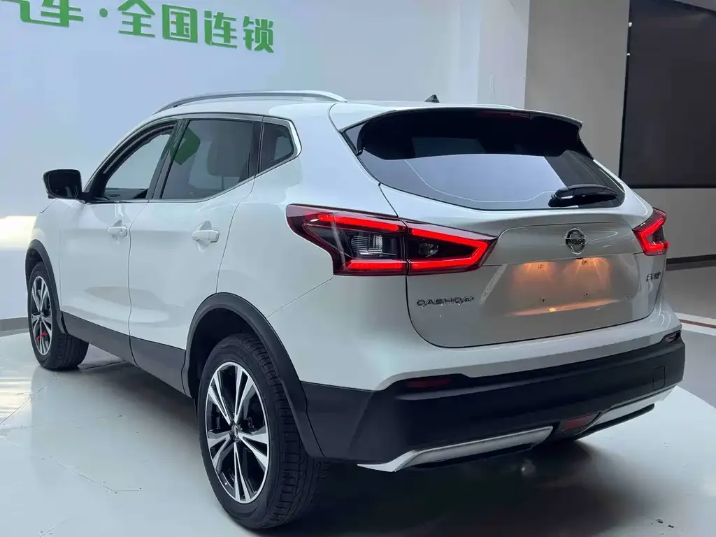 Nissan Qashqai — фото 4