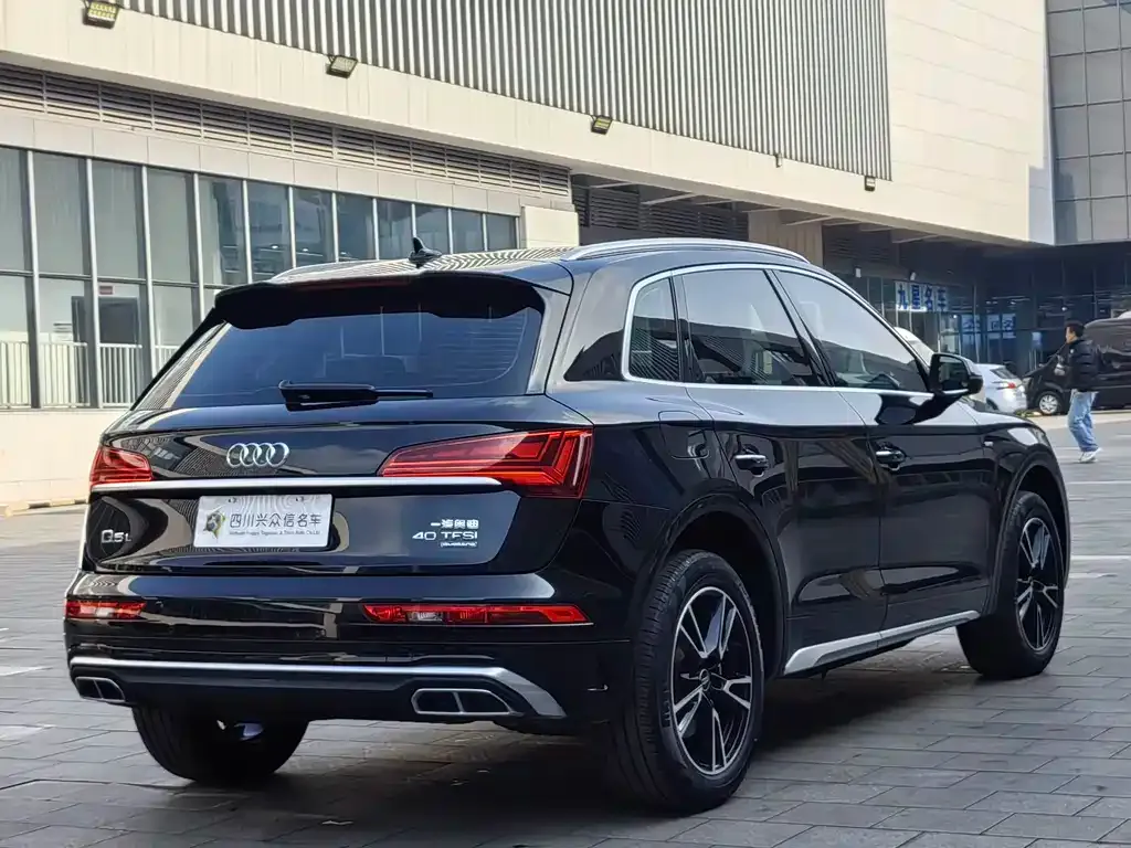 Audi Q5L — фото 5