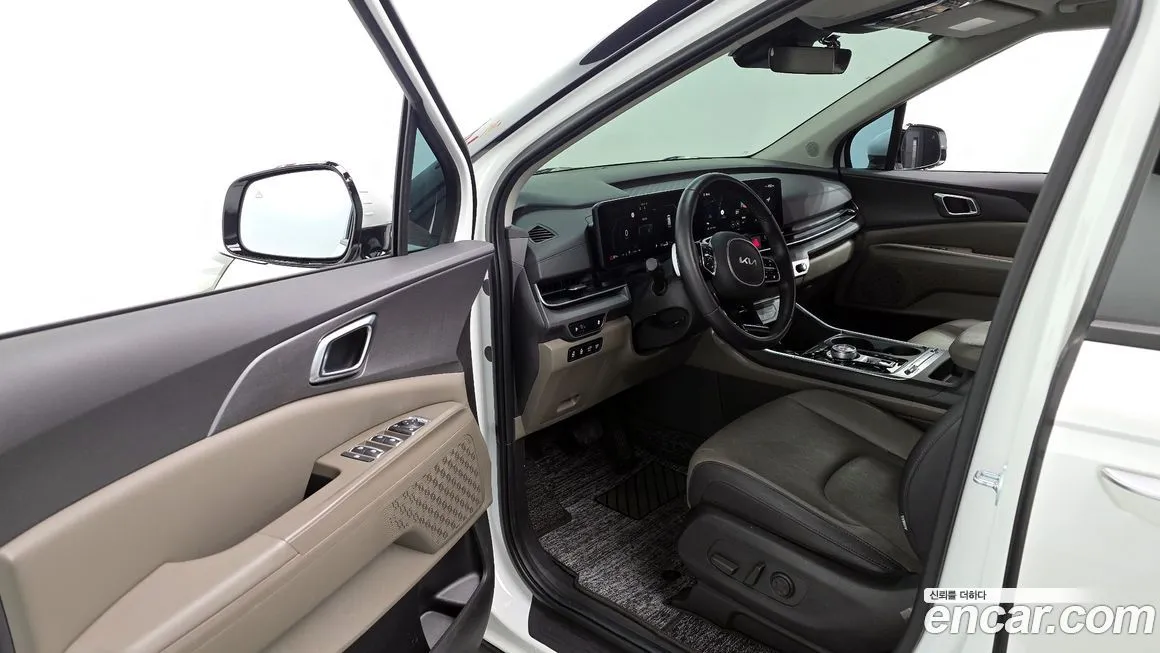 Kia Carnival — фото 10