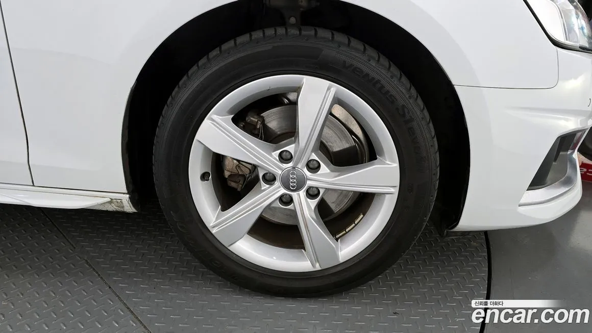 Audi A4 2021 из KR, фото 5