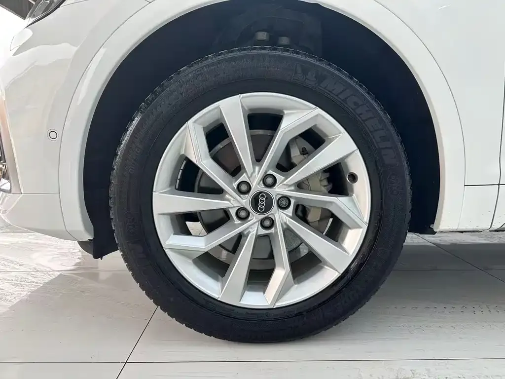 Audi Q5L 2023 из CN, фото 4