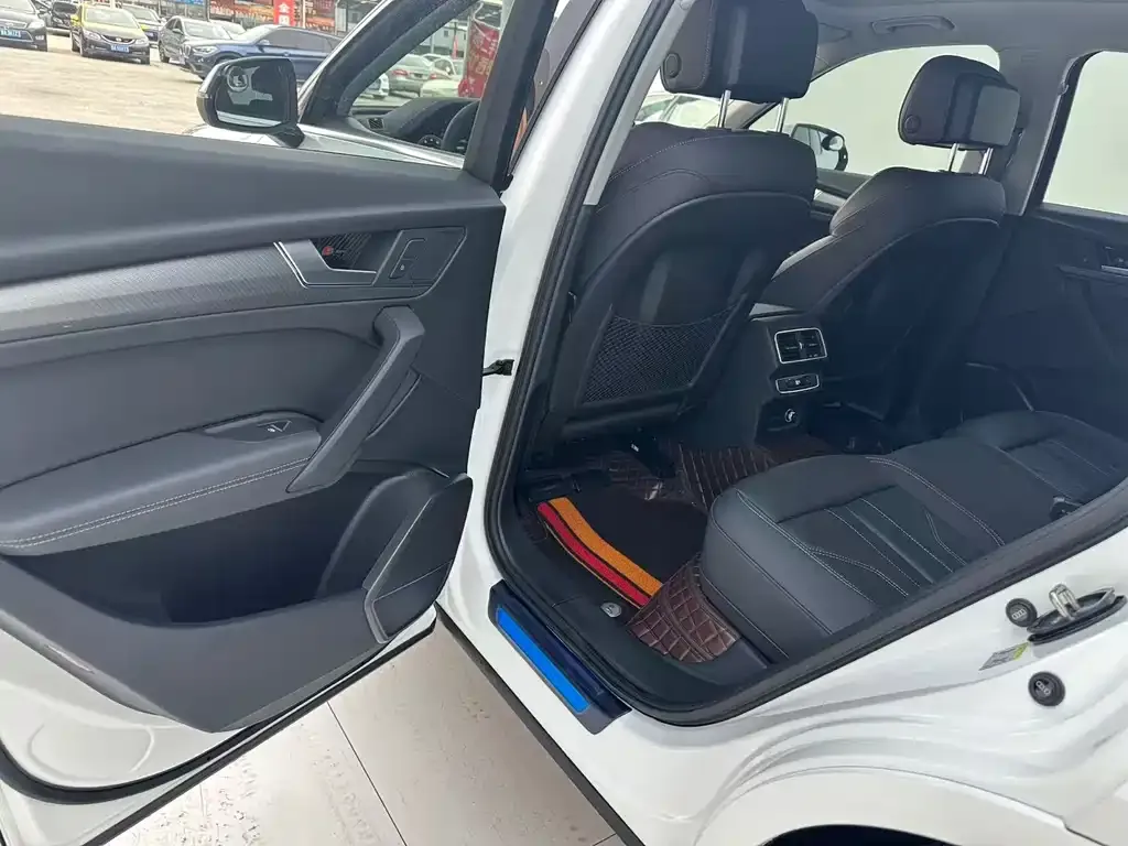 Audi Q5L 2023 из CN, фото 6