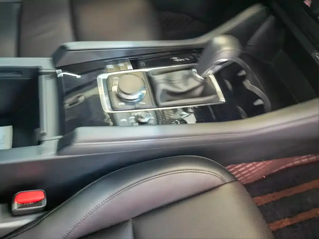 Mazda 3 Axela 2023 из CN, фото 10