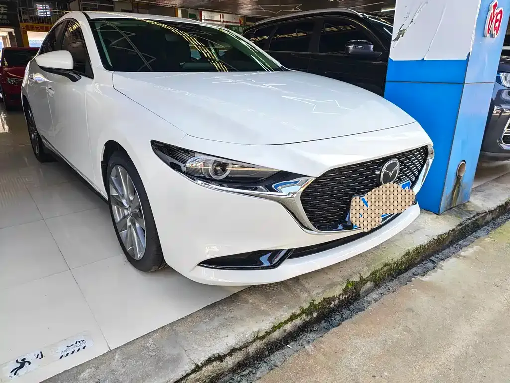 Mazda 3 Axela 2023 из CN, фото 4