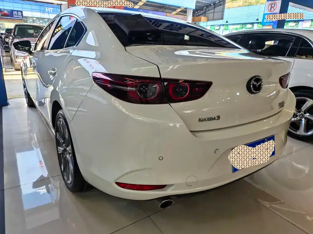 Mazda 3 Axela 2023 из CN, фото 5