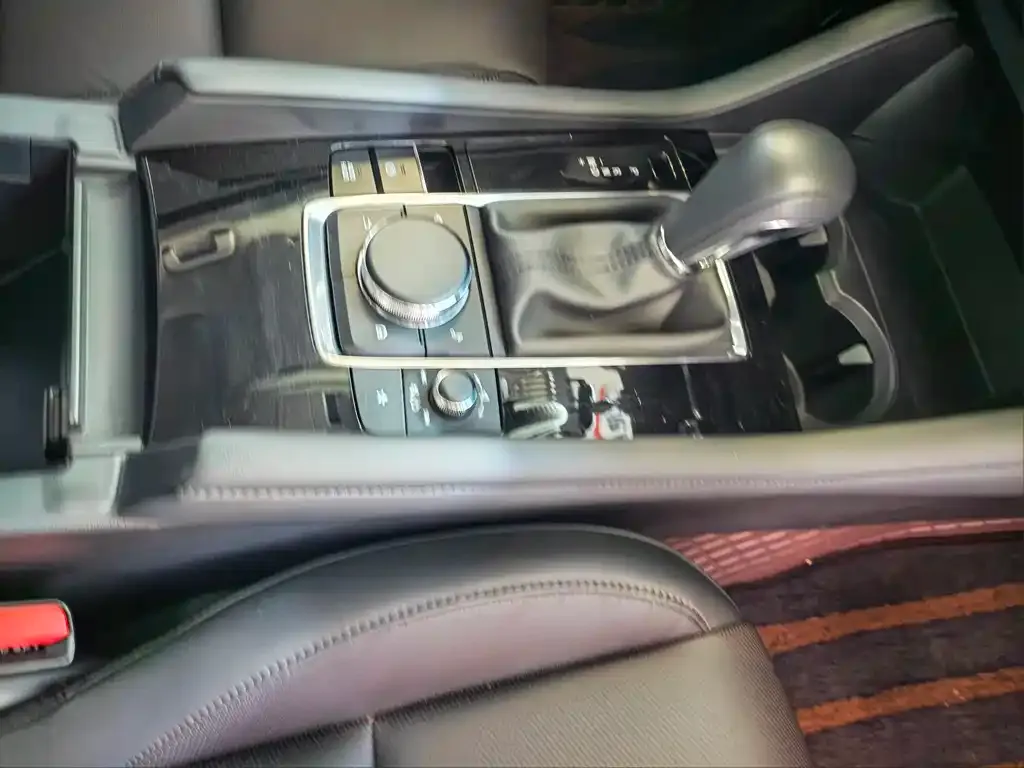 Mazda 3 Axela 2023 из CN, фото 9