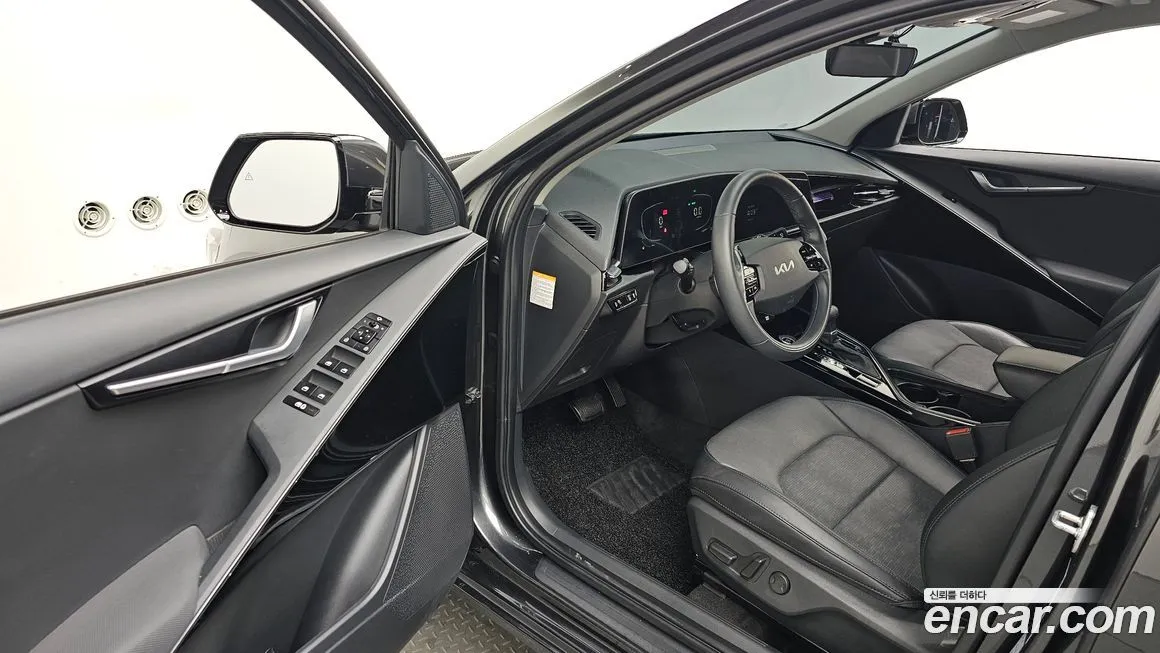 Kia Niro — фото 10