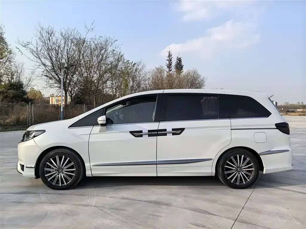 Honda Elysion 2023 из CN, фото 10