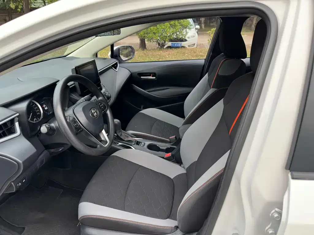 Toyota Corolla — фото 4