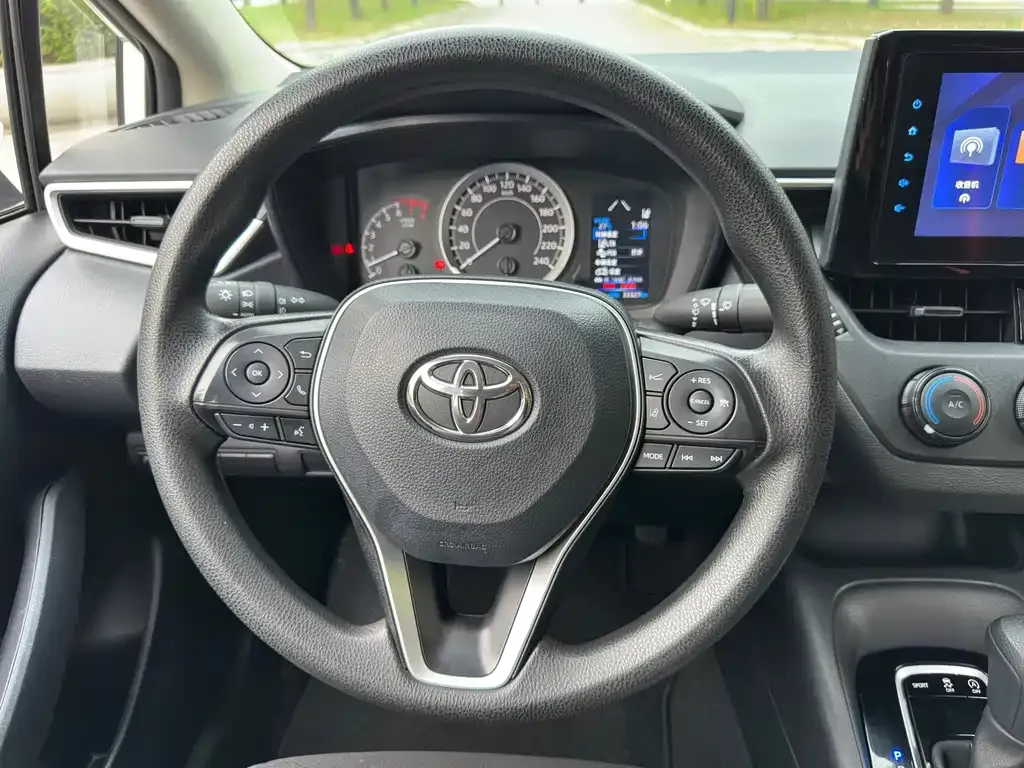 Toyota Corolla — фото 9