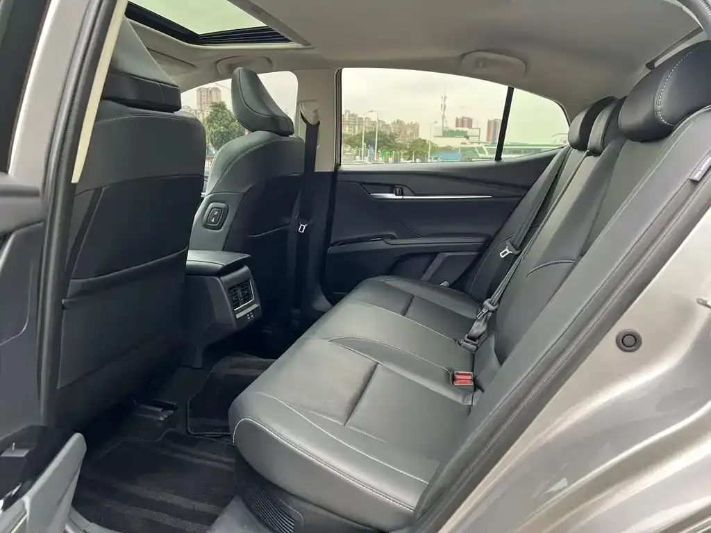 Toyota Camry 2024 из CN, фото 9