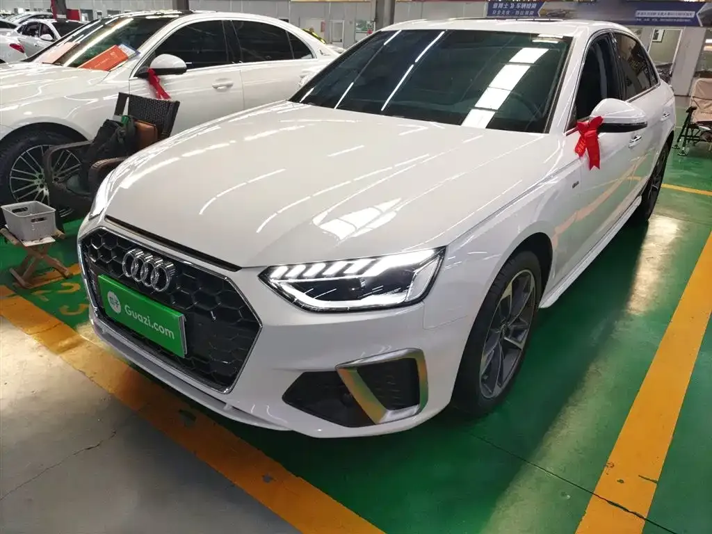 Audi A4L 2023 из CN, фото 1