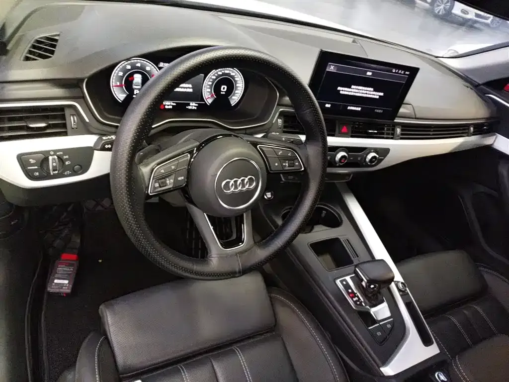 Audi A4L 2023 из CN, фото 10