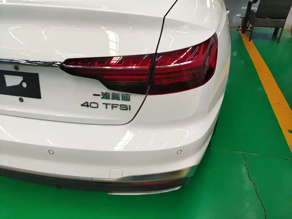 Audi A4L 2023 из CN, фото 8