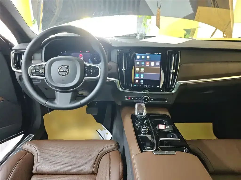 Volvo S90 PHEV 2024 из CN, фото 10