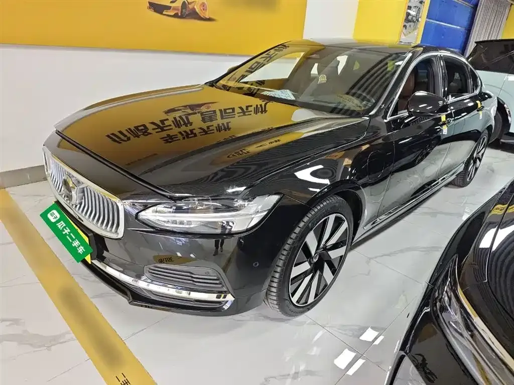 Volvo S90 PHEV 2024 из CN, фото 5
