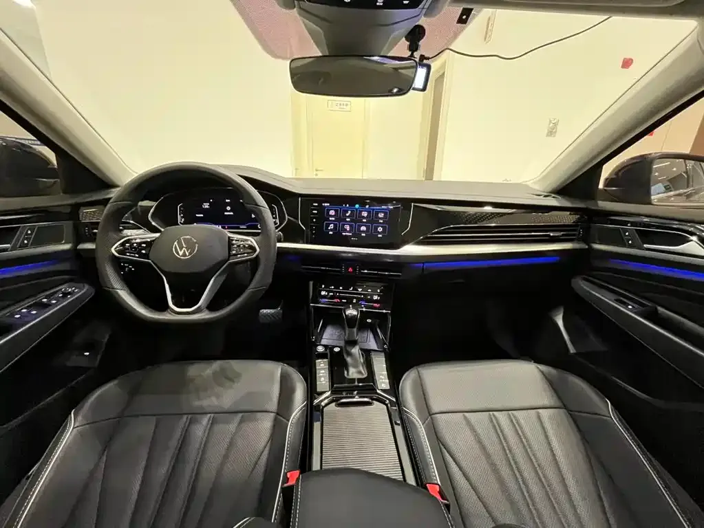 Volkswagen Passat 2024 из CN, фото 3
