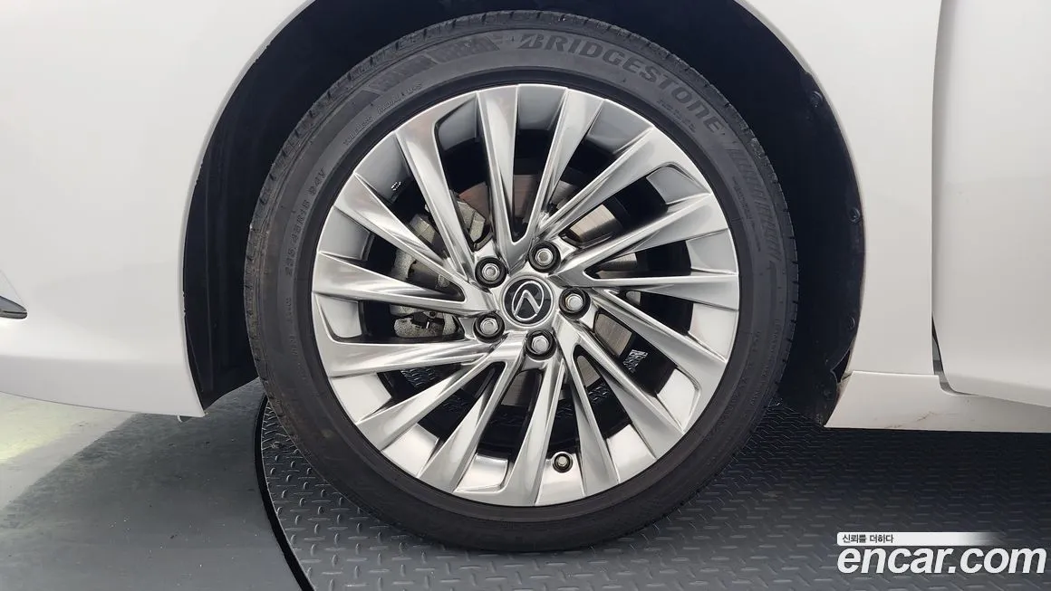 Lexus ES 2023 из KR, фото 5