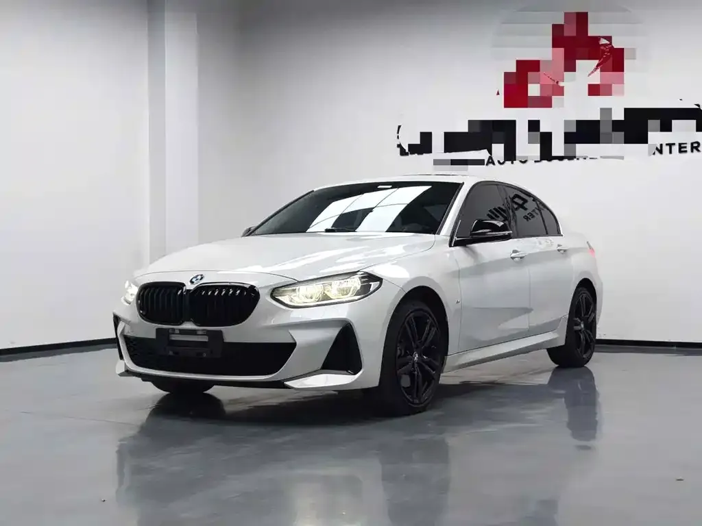BMW 1 Series 2021 из CN, фото 1