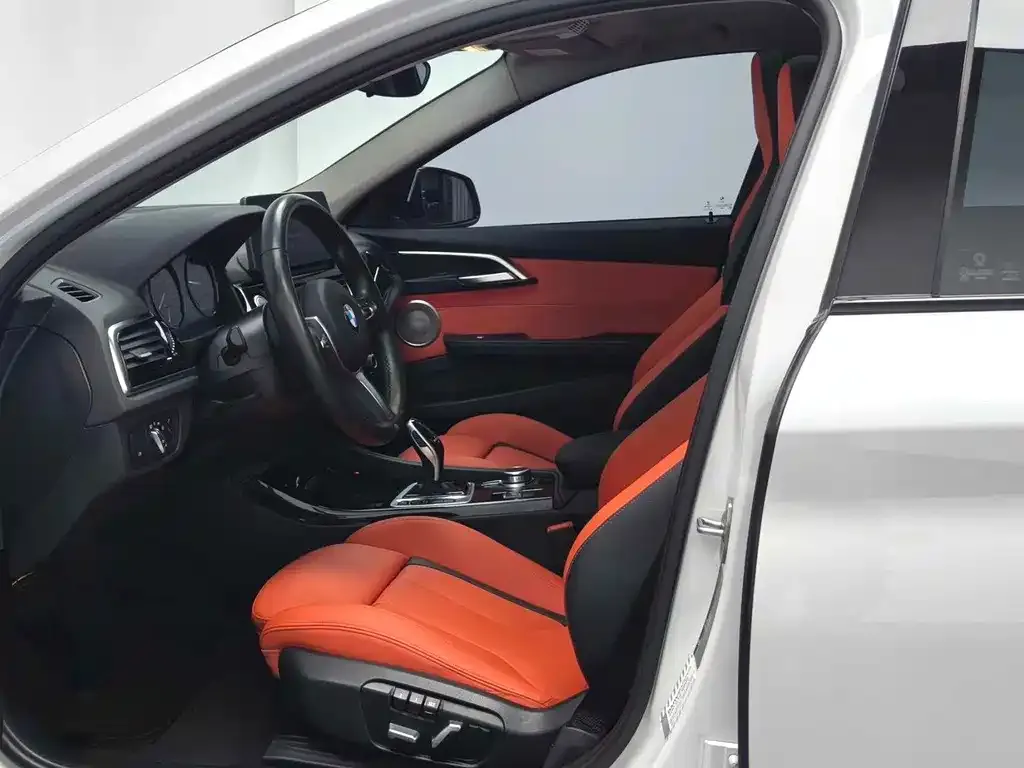 BMW 1 Series 2021 из CN, фото 8