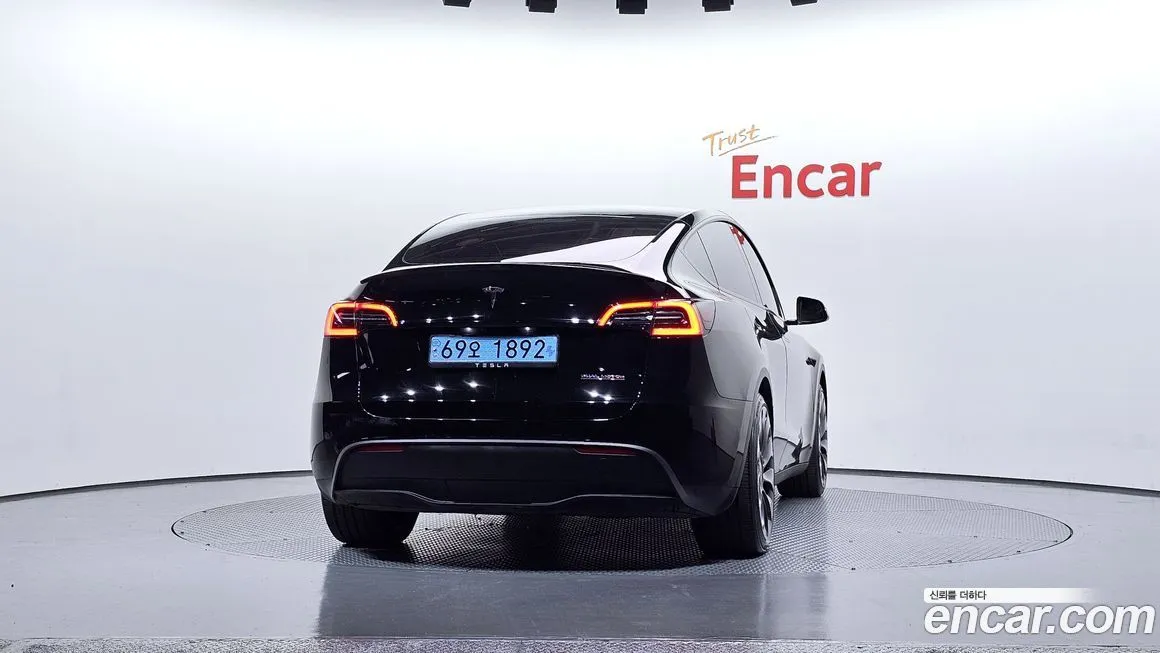 Tesla Model Y — фото 4