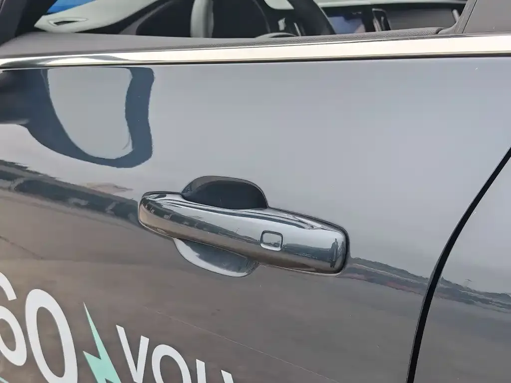 Volvo XC60 PHEV 2023 из CN, фото 8