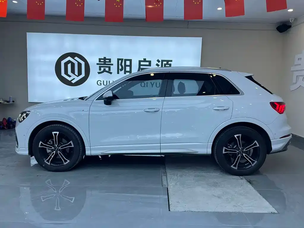 Audi Q3 2023 из CN, фото 3
