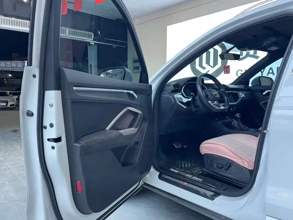 Audi Q3 2023 из CN, фото 6