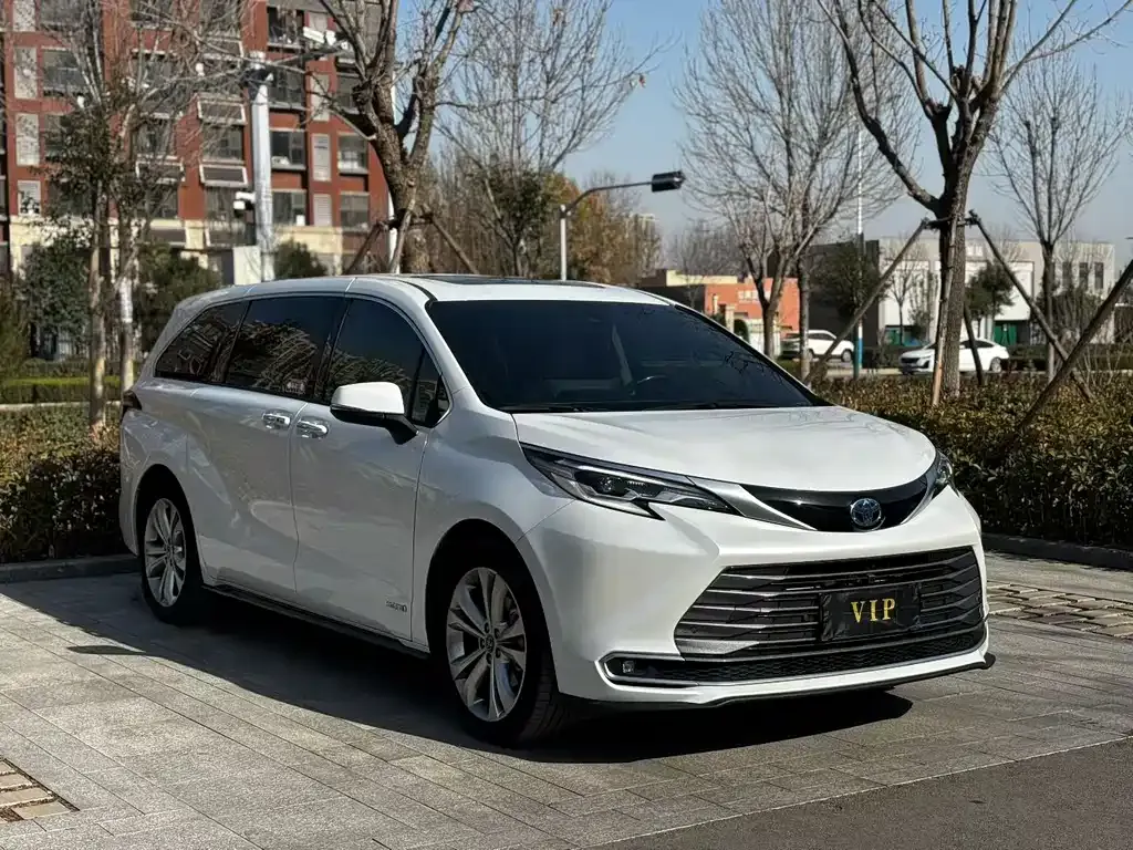Toyota Sienna 2024 из CN, фото 3