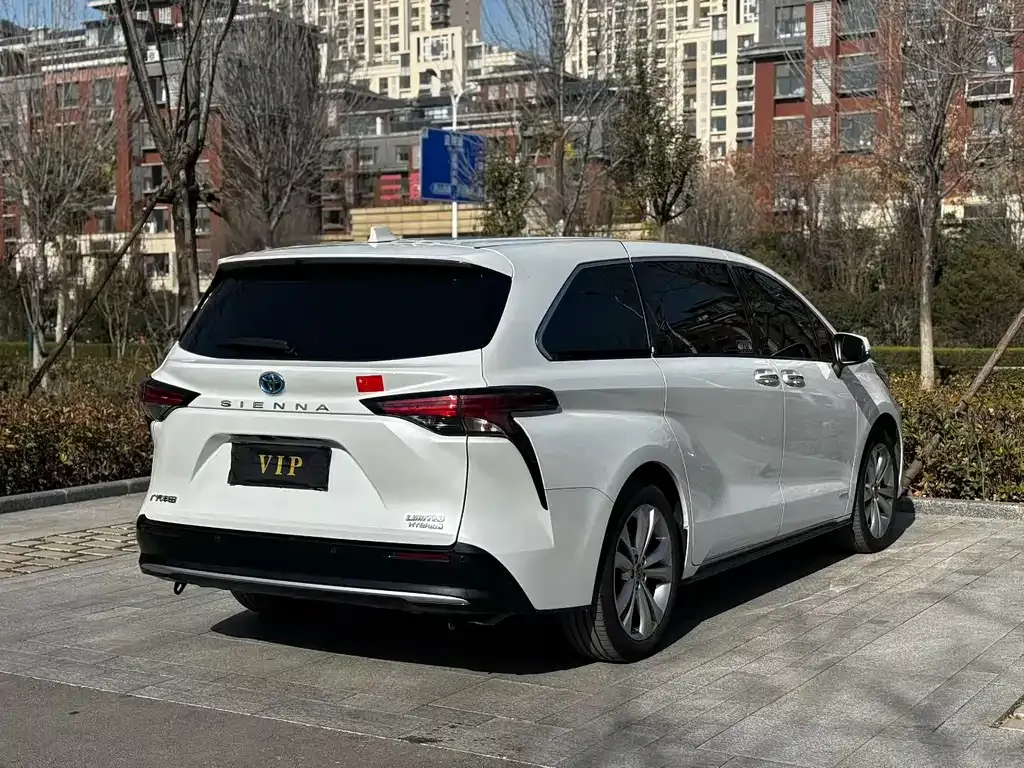 Toyota Sienna 2024 из CN, фото 9
