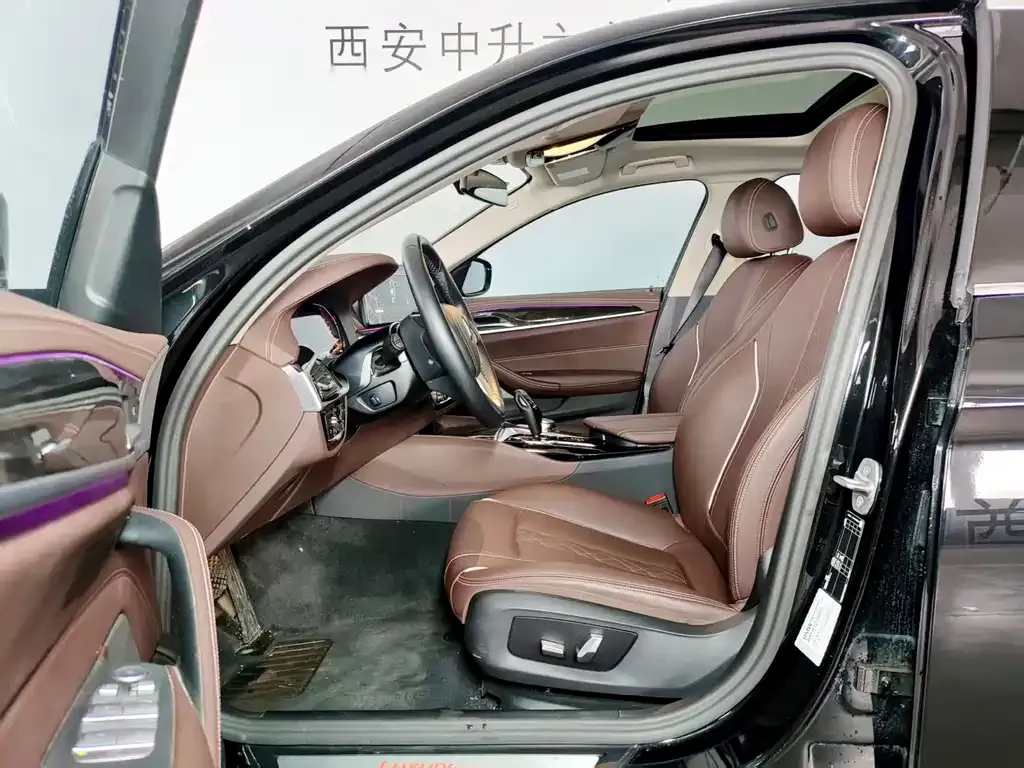 BMW 5 Series 2024 из CN, фото 8
