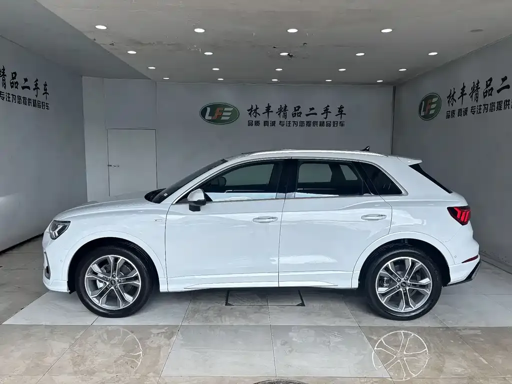 Audi Q3 2024 из CN, фото 5