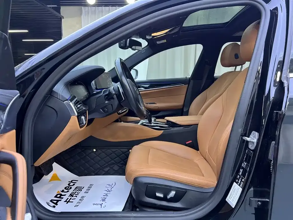 BMW 5 Series 2021 из CN, фото 5