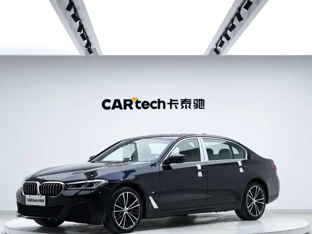 BMW 5 Series 2023 из CN, фото 1