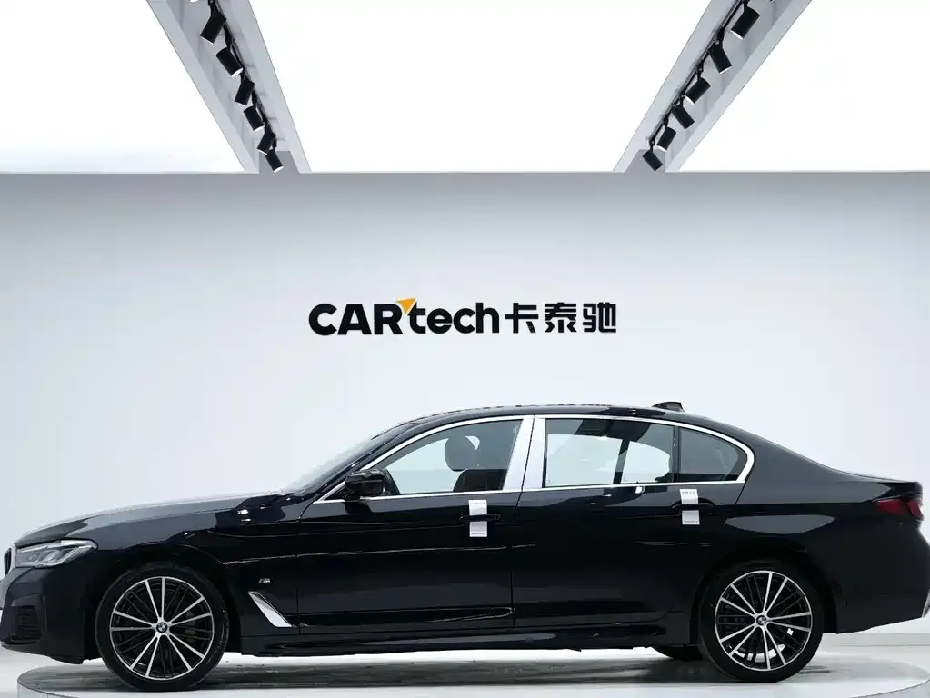 BMW 5 Series 2023 из CN, фото 3