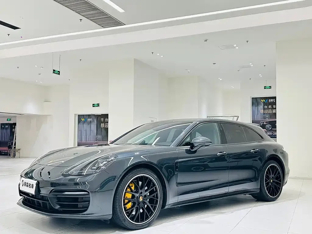 Porsche Panamera — фото 1