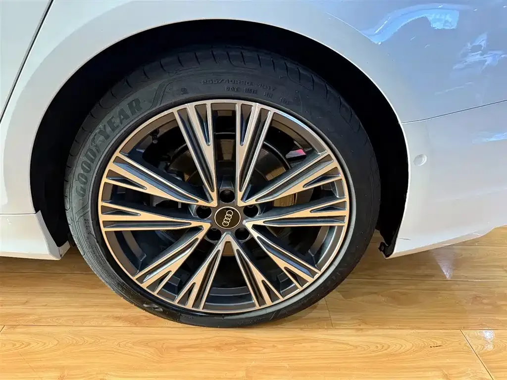 Audi A6L 2024 из CN, фото 10