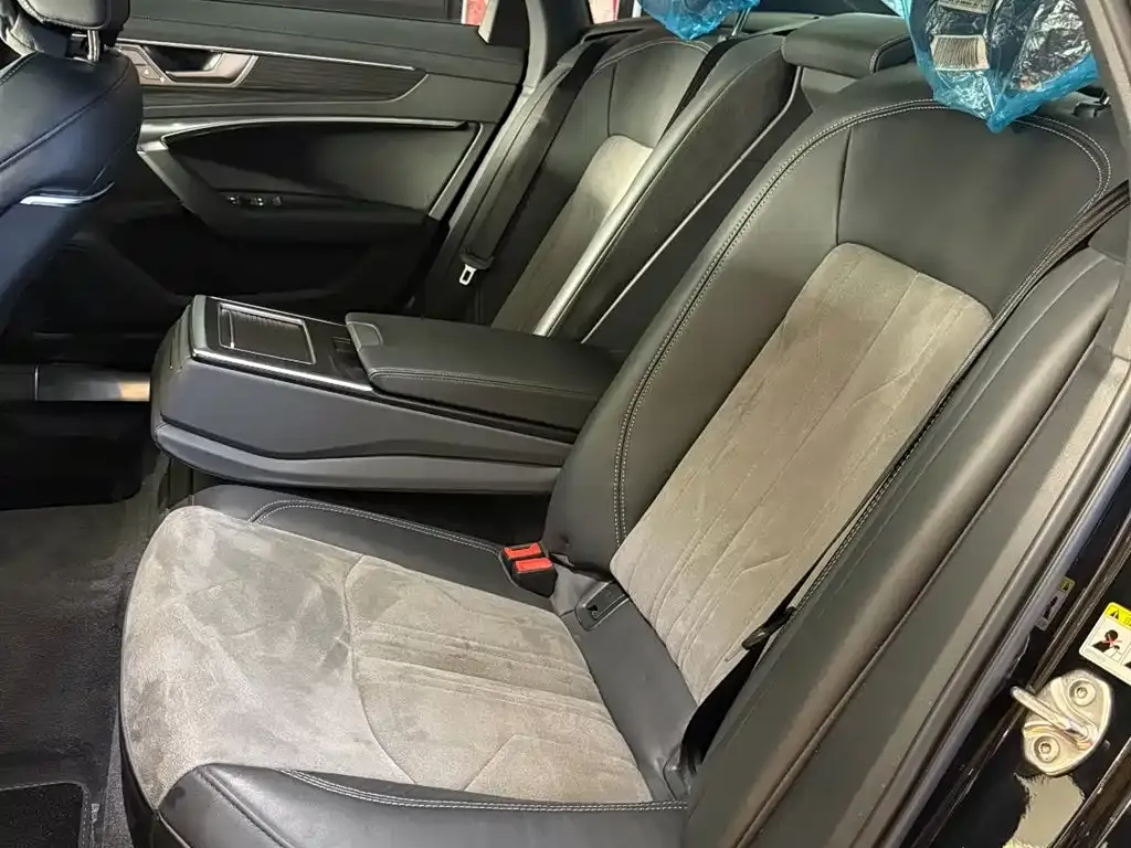 Audi A6L 2024 из CN, фото 9