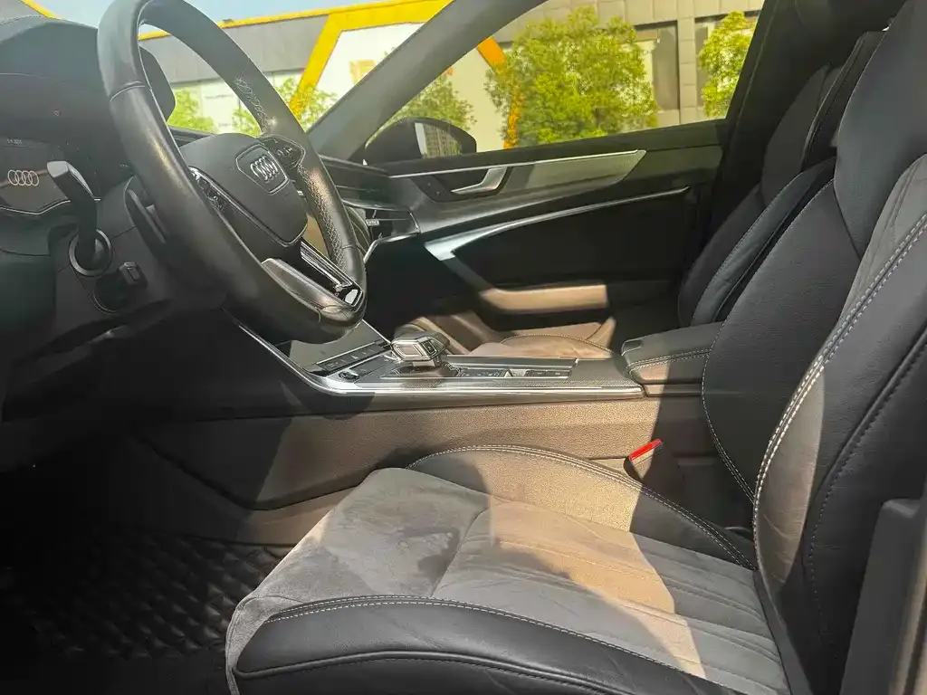 Audi A6L 2022 из CN, фото 10
