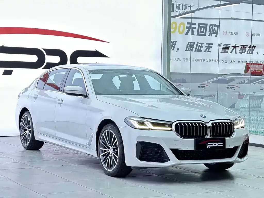 BMW 5 Series 2022 из CN, фото 3