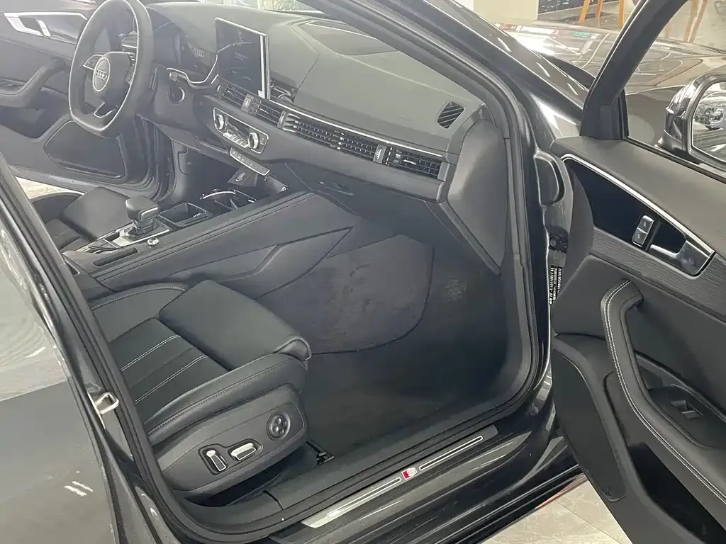 Audi A4L 2025 из CN, фото 9
