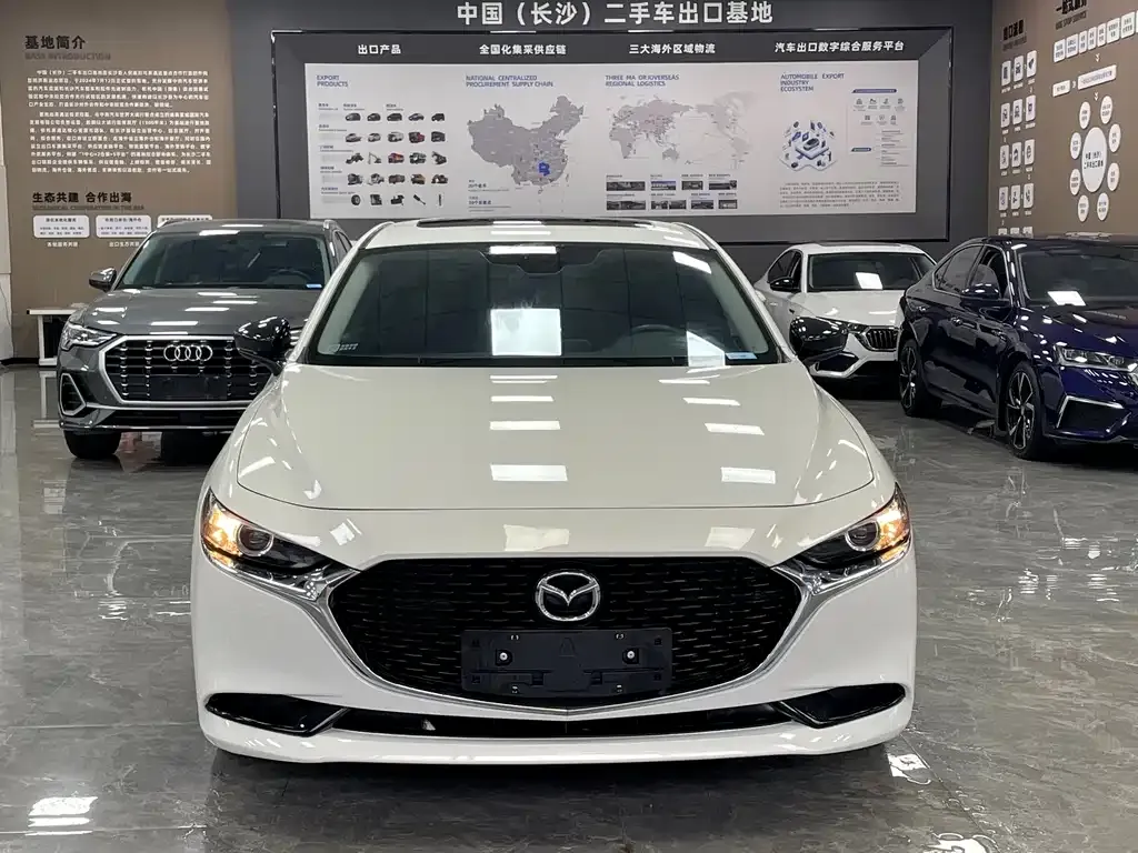 Mazda 3 Axela 2022 из CN, фото 2