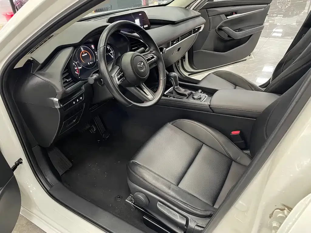 Mazda 3 Axela 2022 из CN, фото 6