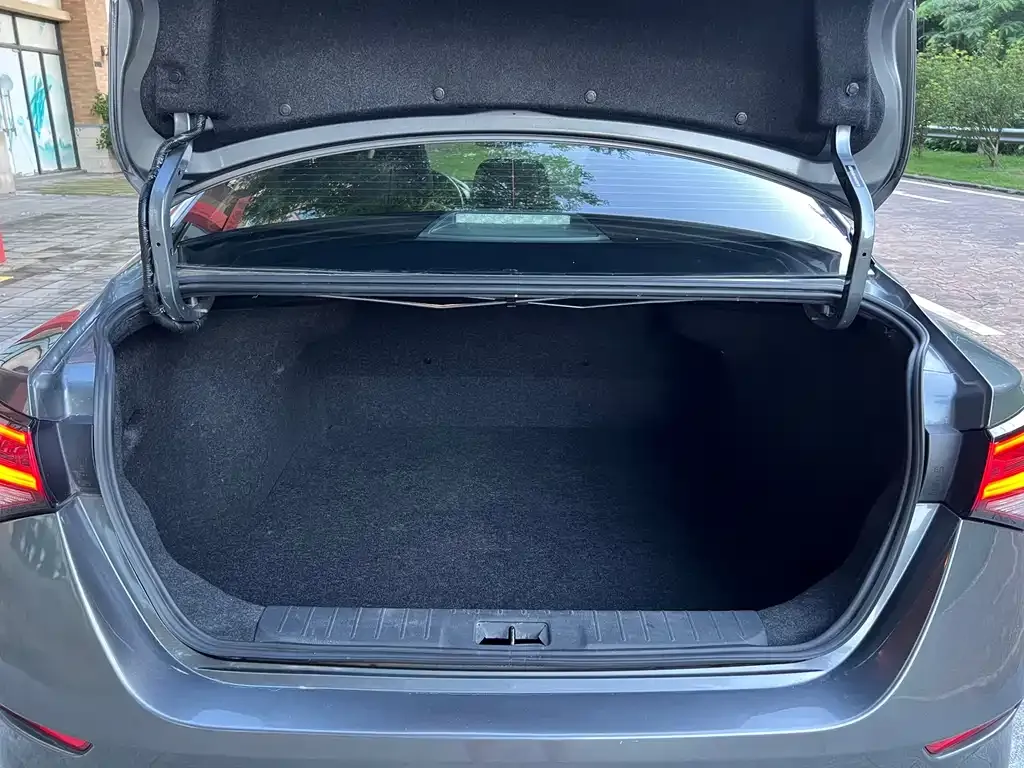 Nissan Sylphy 2022 из CN, фото 10