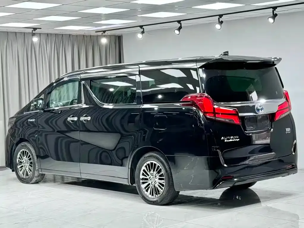 Toyota Alphard 2023 из CN, фото 10