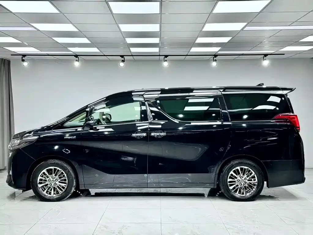 Toyota Alphard 2023 из CN, фото 3